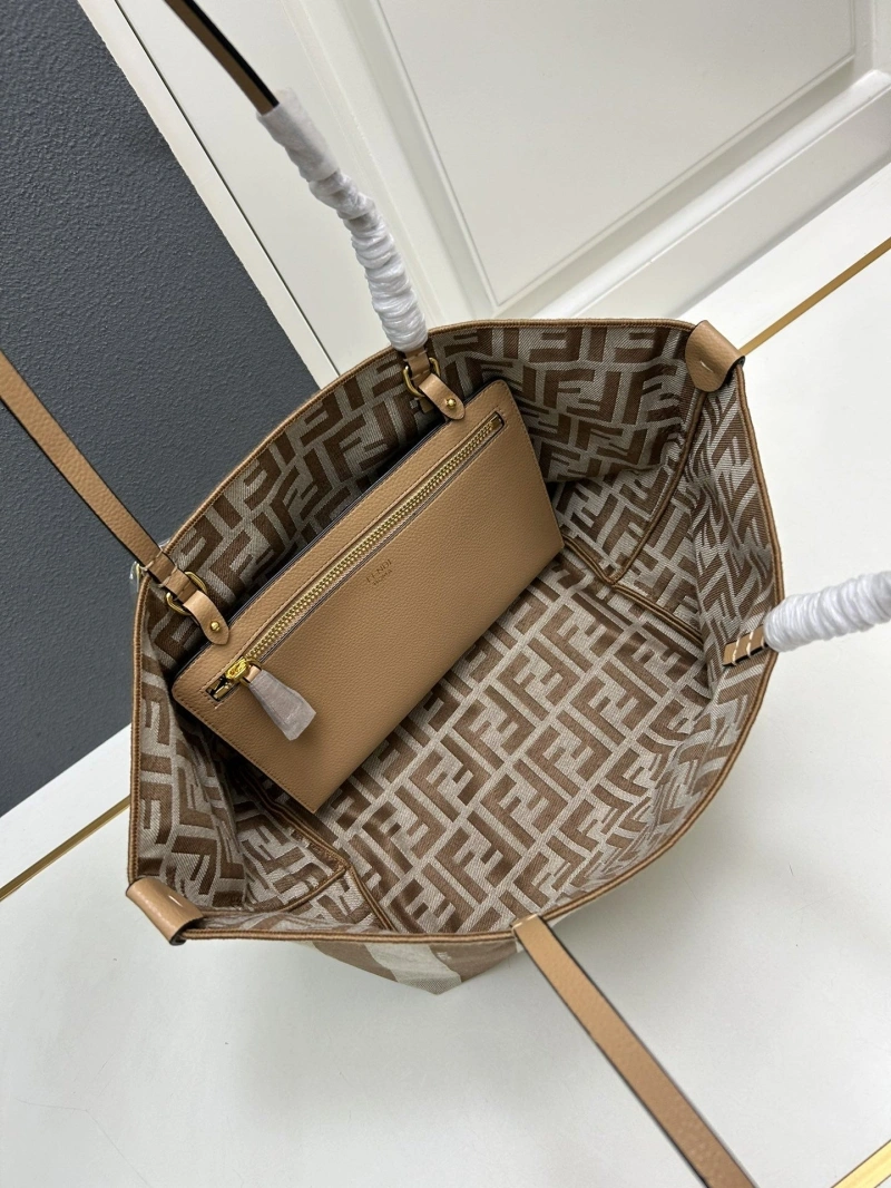 Fendi Shopping Bags 4224-0557
