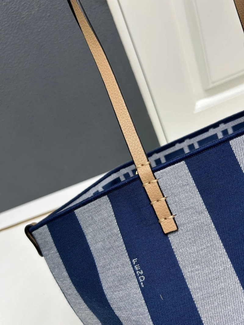 Fendi Shopping Bags 4224-0558