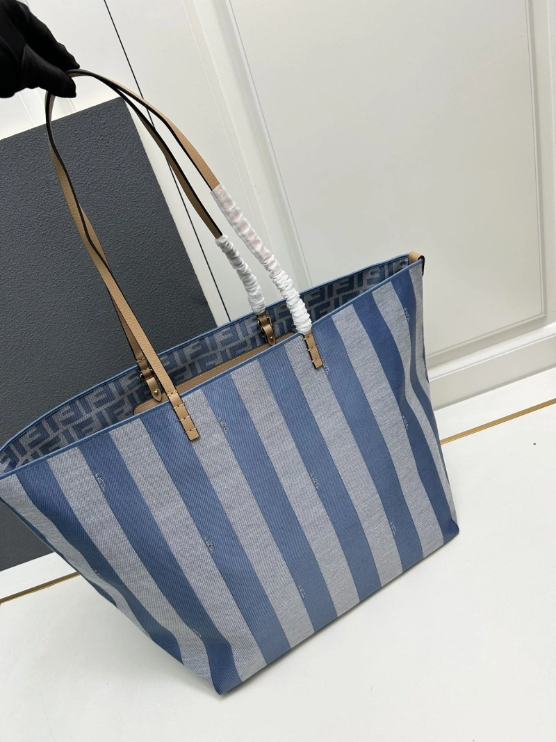 Fendi Shopping Bags 4224-0560