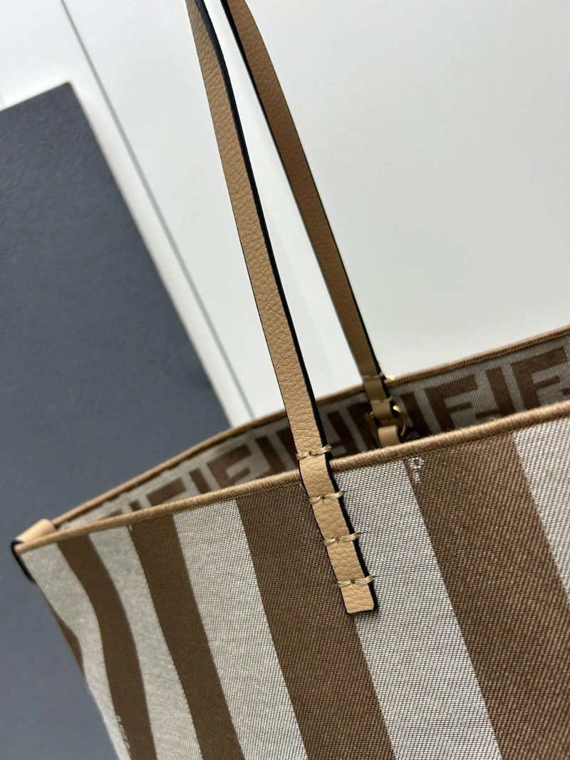 Fendi Shopping Bags 4224-0561