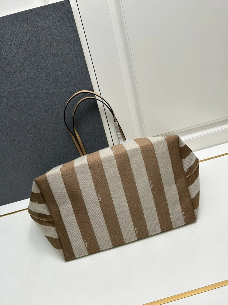 Fendi Shopping Bags 4224-0561