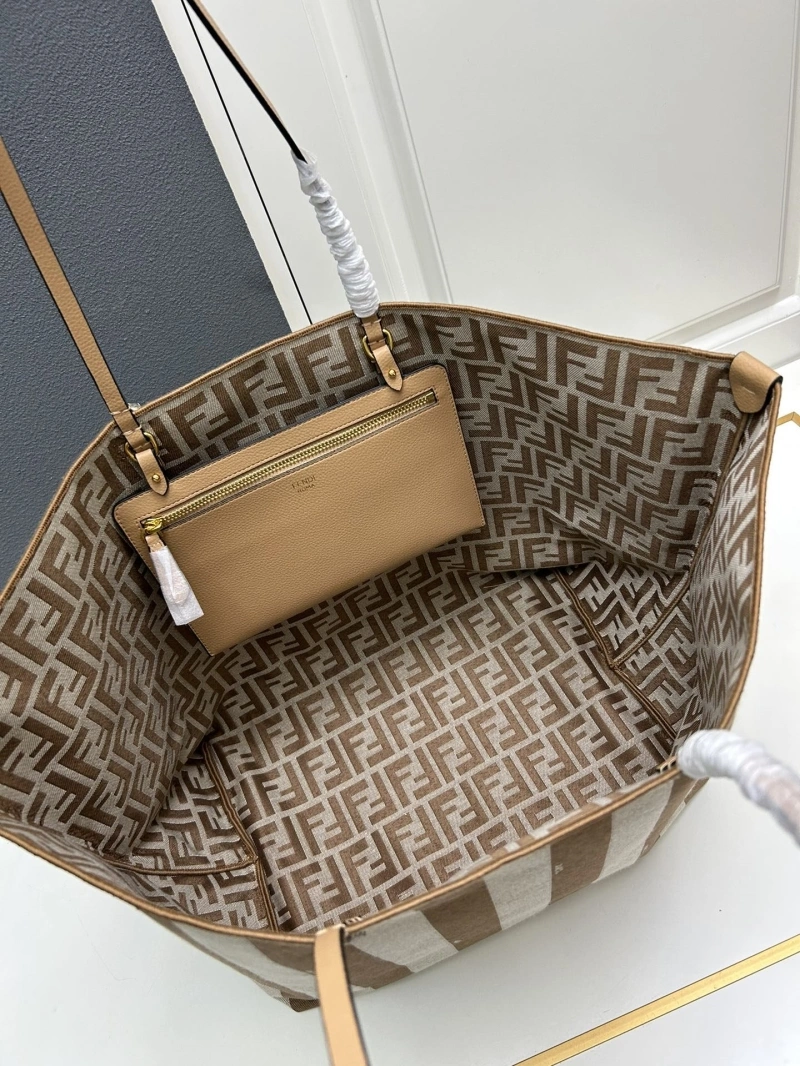 Fendi Shopping Bags 4224-0561
