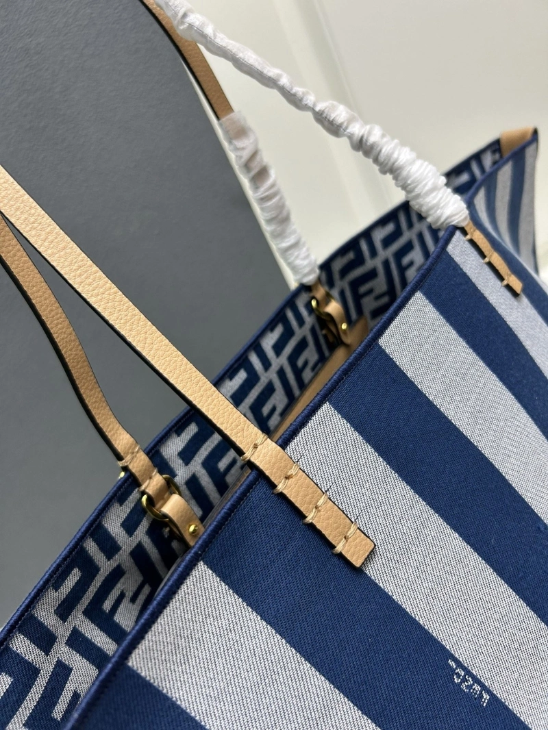 Fendi Shopping Bags 4224-0562