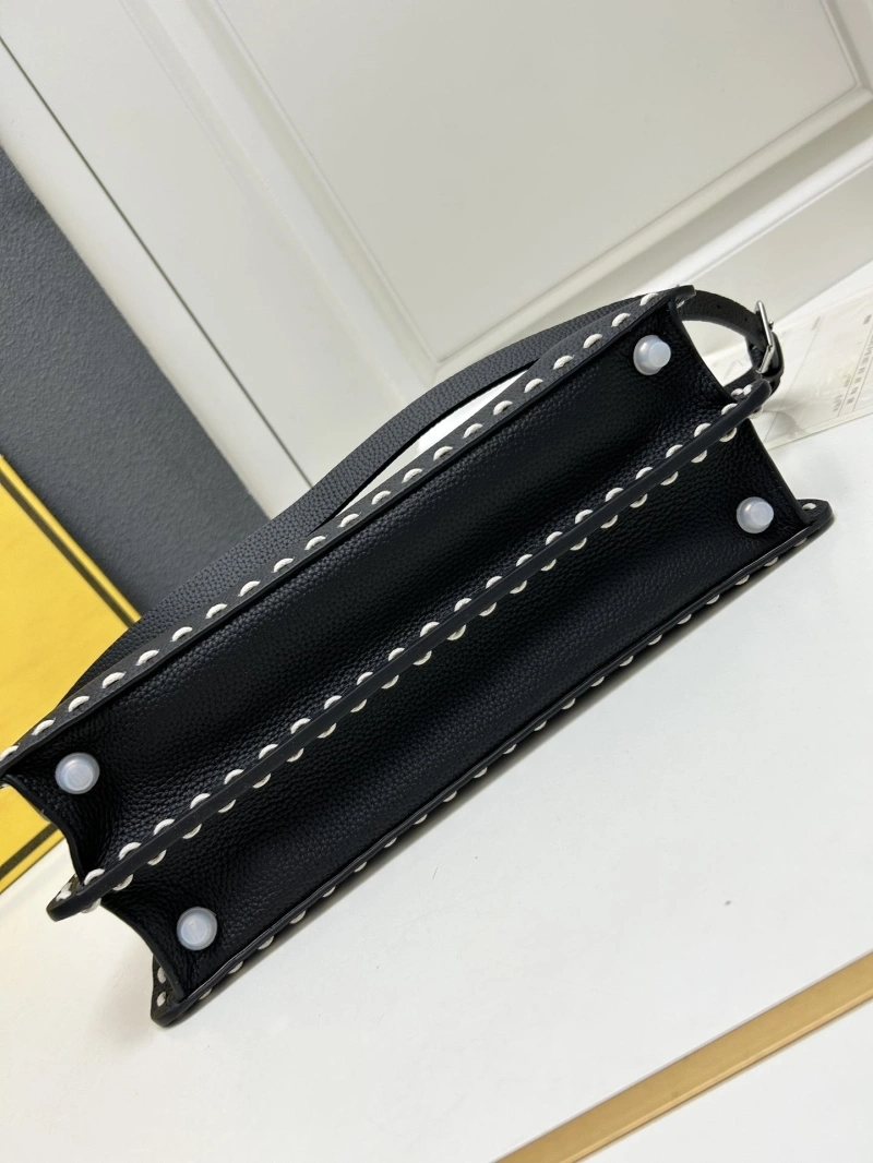 Fendi Top Handle Bags 4224-0565