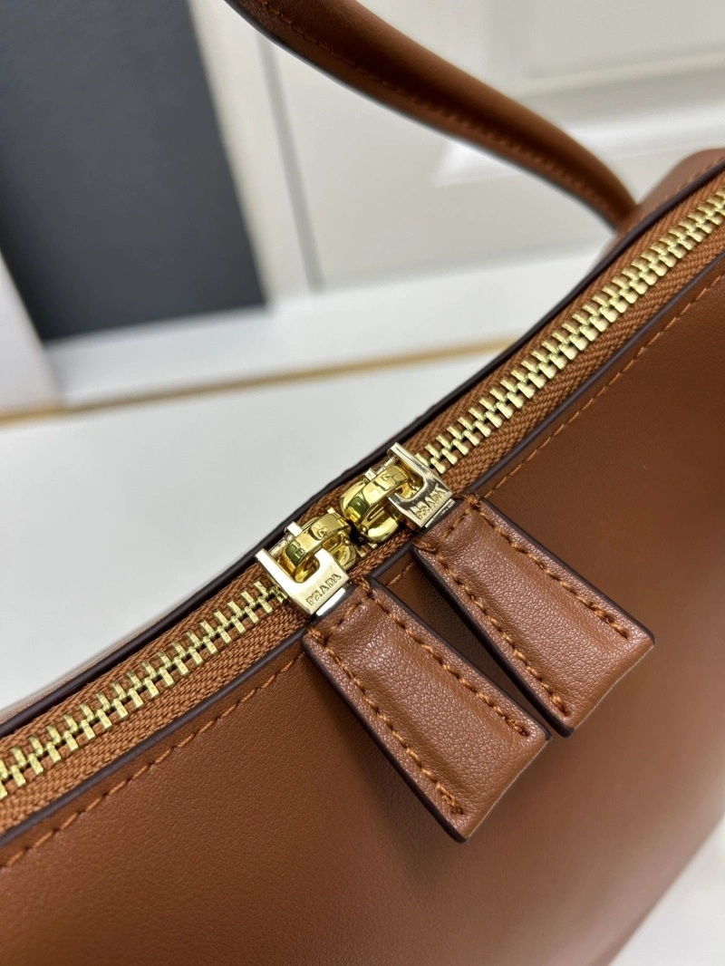 Prada Top Handle Bags 4224-0572