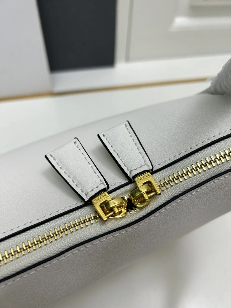 Prada Top Handle Bags 4224-0573