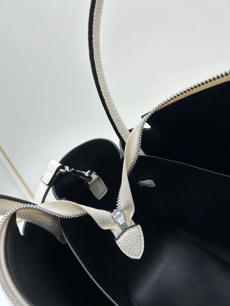 Prada Top Handle Bags 4224-0650