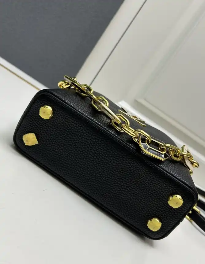 LV Capucines Bags 4224-0676