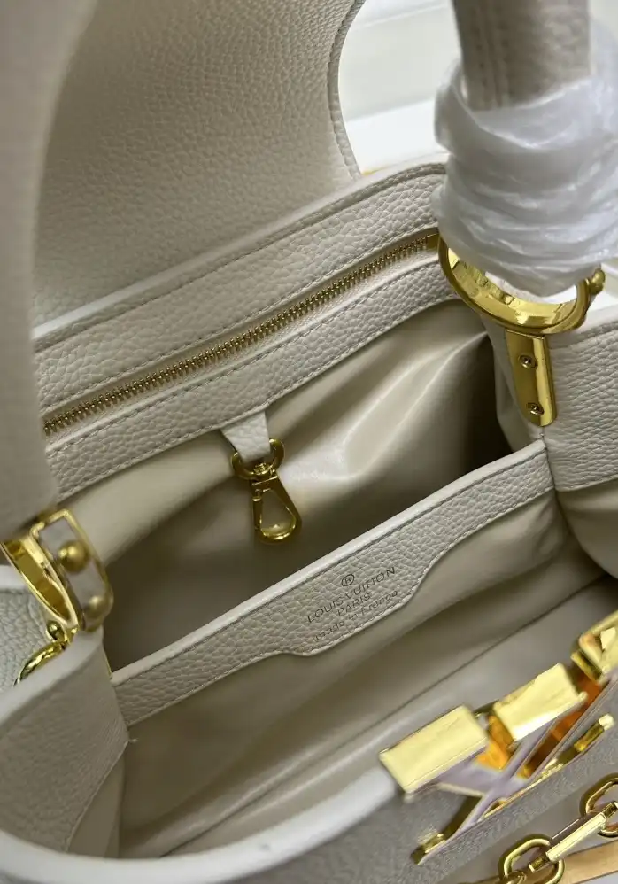 LV Capucines Bags 4224-0679