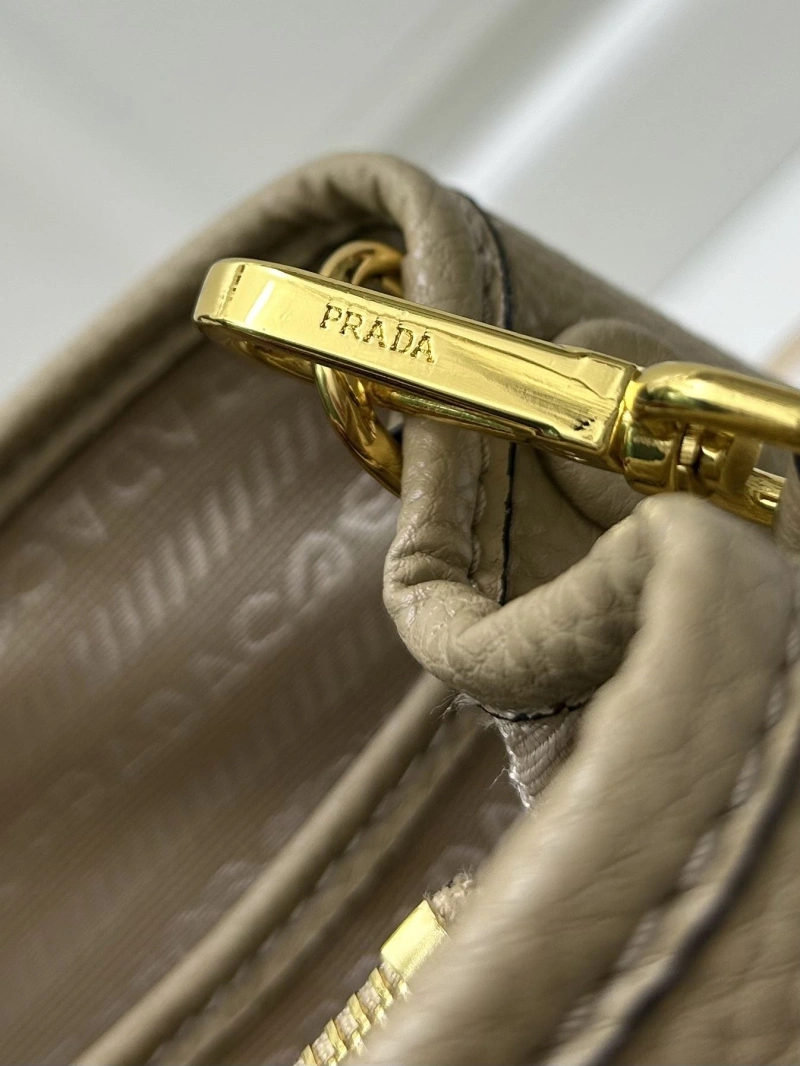Prada Top Handle Bags 4224-0721