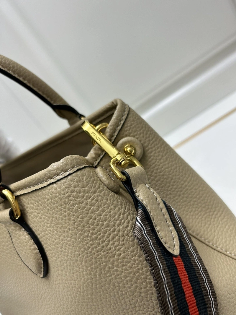 Prada Top Handle Bags 4224-0721