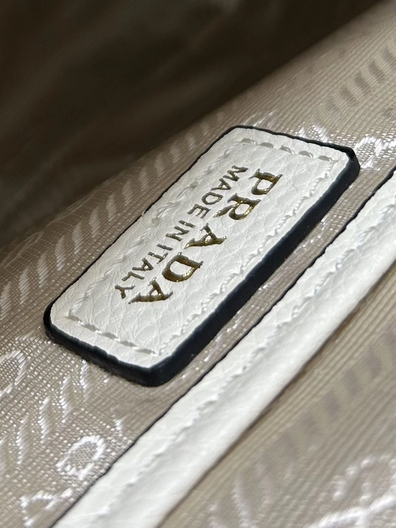 Prada Top Handle Bags 4224-0723