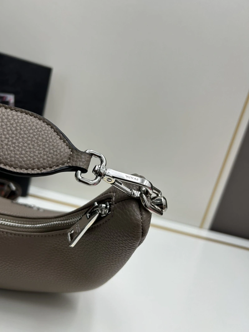 Prada Top Handle Bags 4224-0818