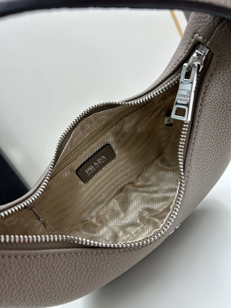 Prada Top Handle Bags 4224-0818