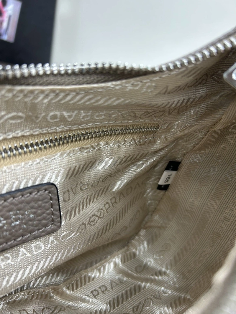 Prada Top Handle Bags 4224-0818