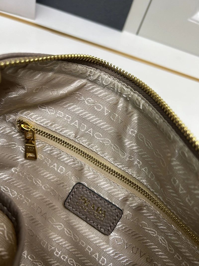 Prada Top Handle Bags 4224-0916