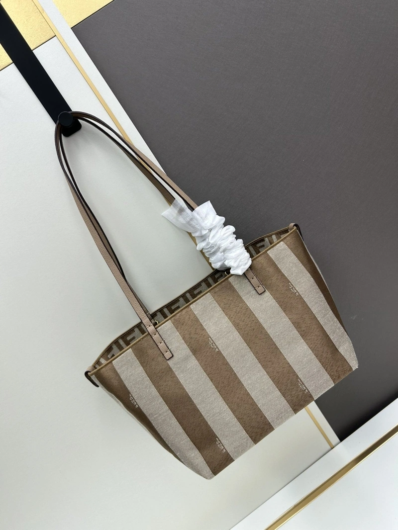 Fendi Shopping Bags 4224-0952