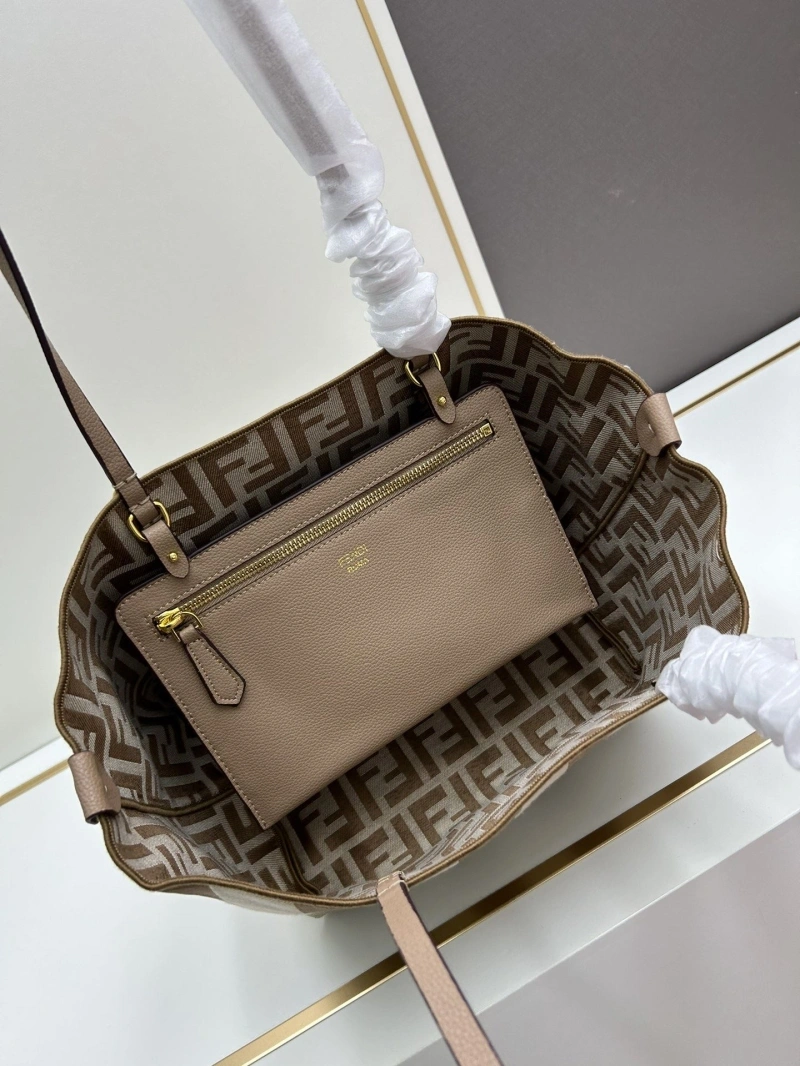 Fendi Shopping Bags 4224-0952