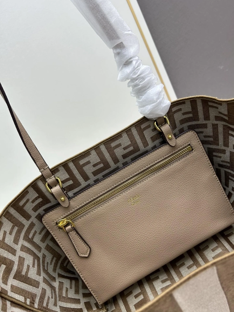 Fendi Shopping Bags 4224-0952
