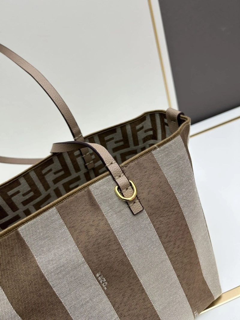 Fendi Shopping Bags 4224-0952