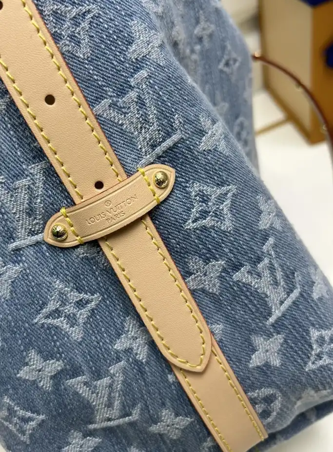 LV Shopping Bags 4224-1010