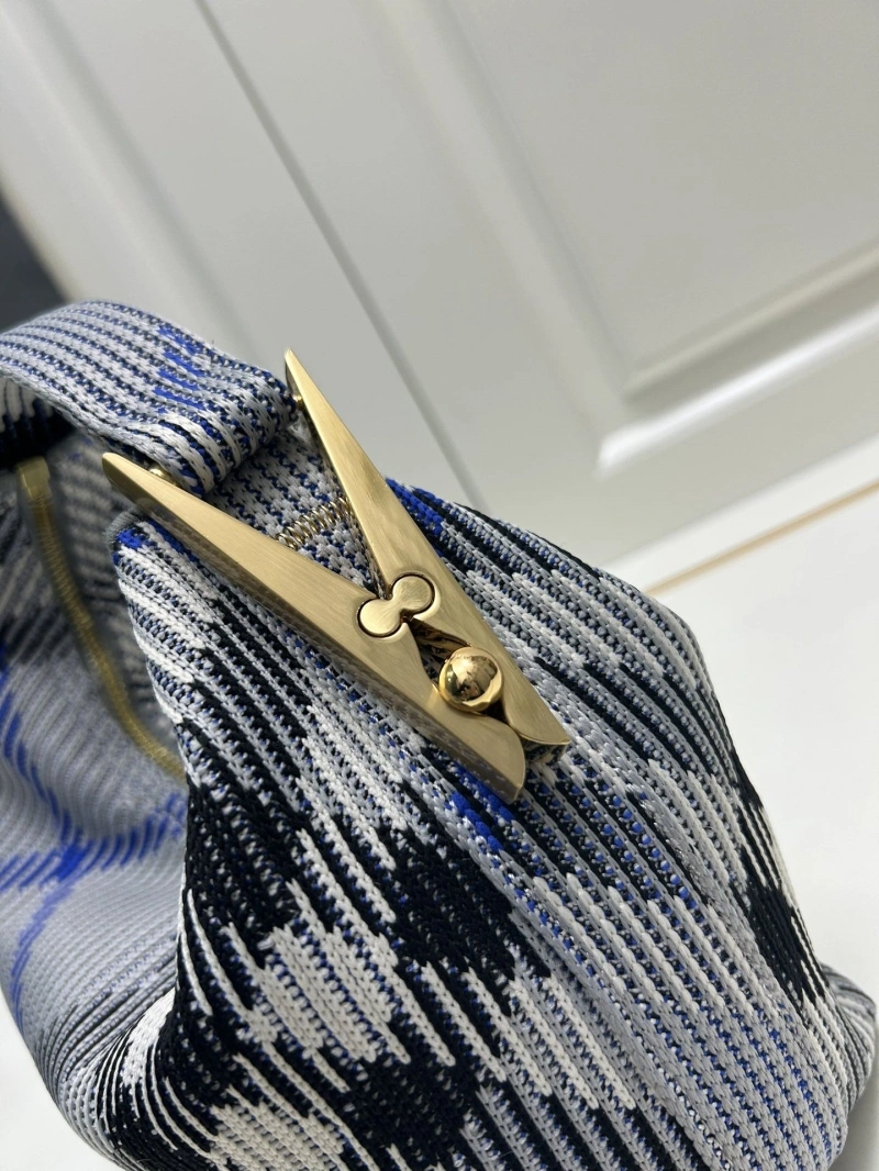 Burberry Top Handle Bags 4224-1105