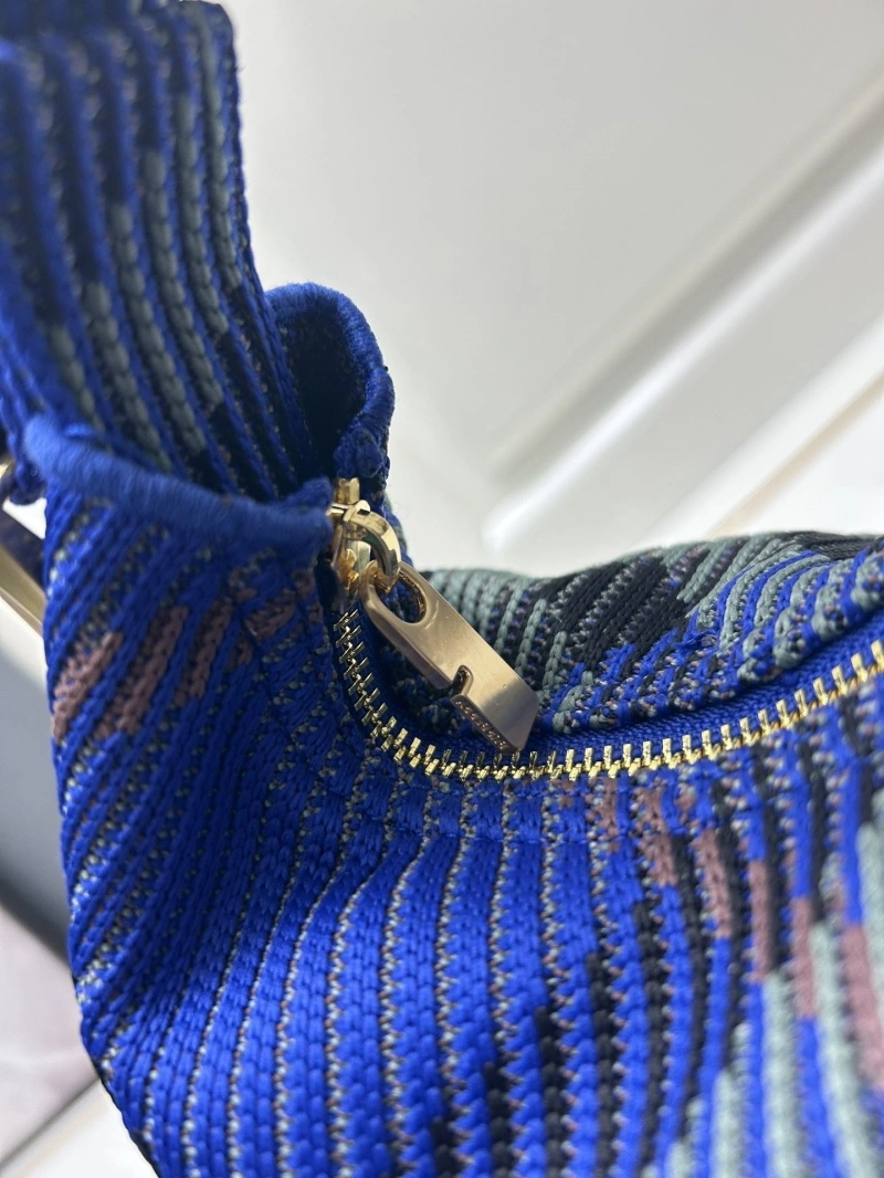 Burberry Top Handle Bags 4224-1106