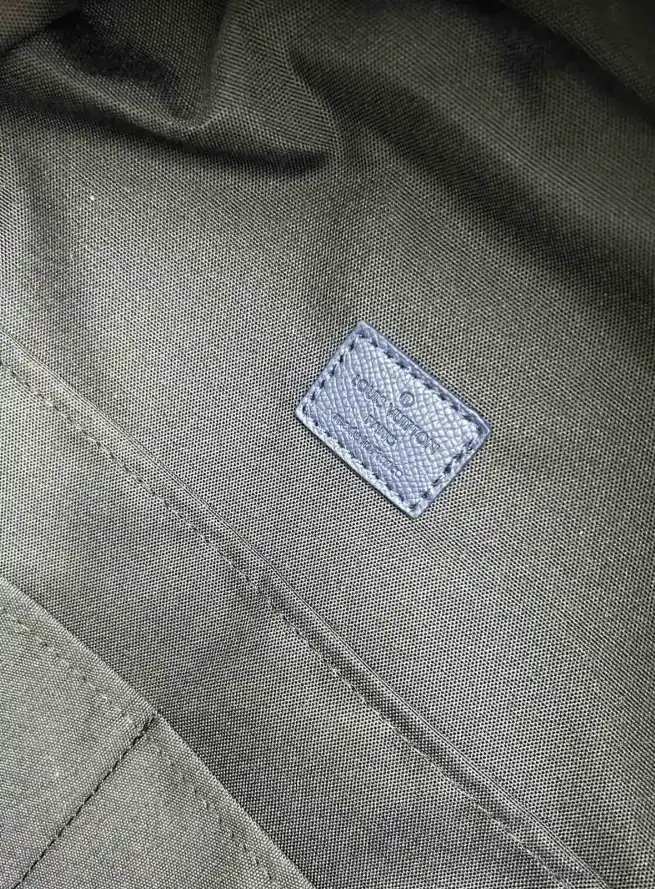 LV Backpacks 4224-1379