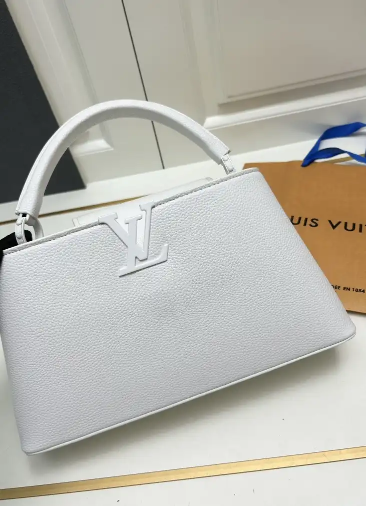 LV Capucines Bags 4224-1381