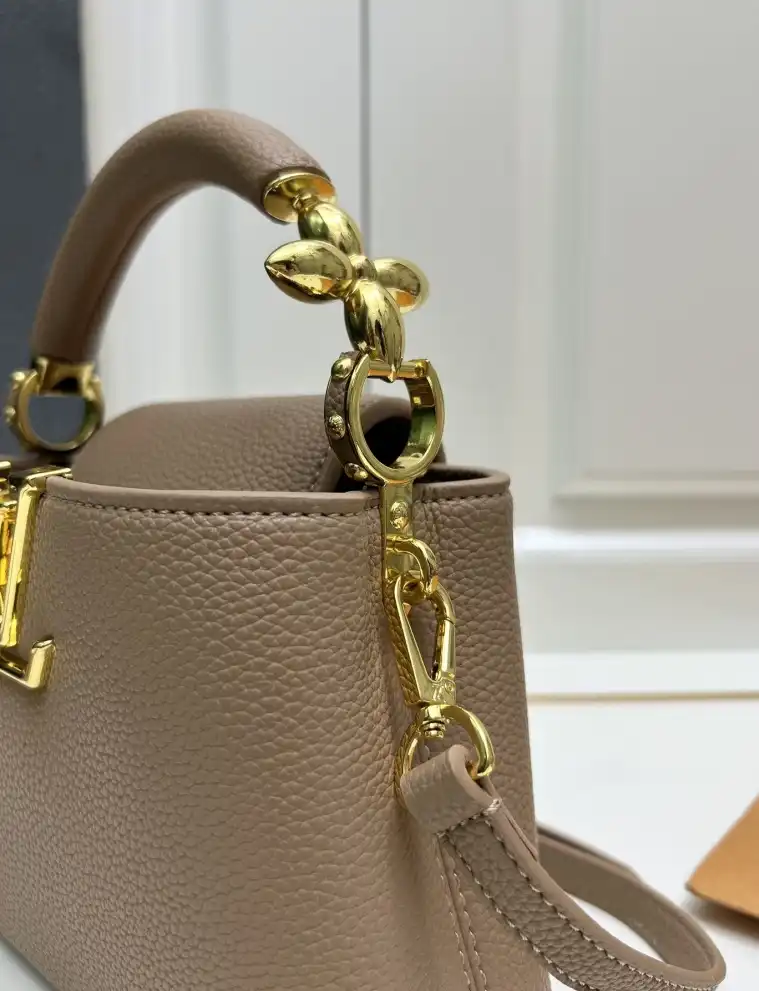 LV Capucines Bags 4224-1386