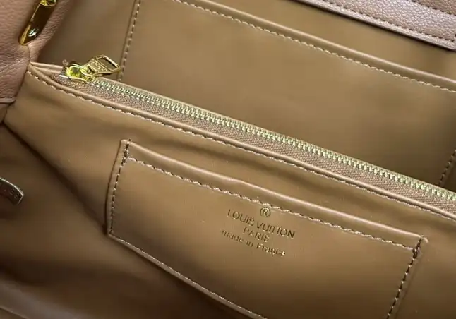 LV Capucines Bags 4224-1393