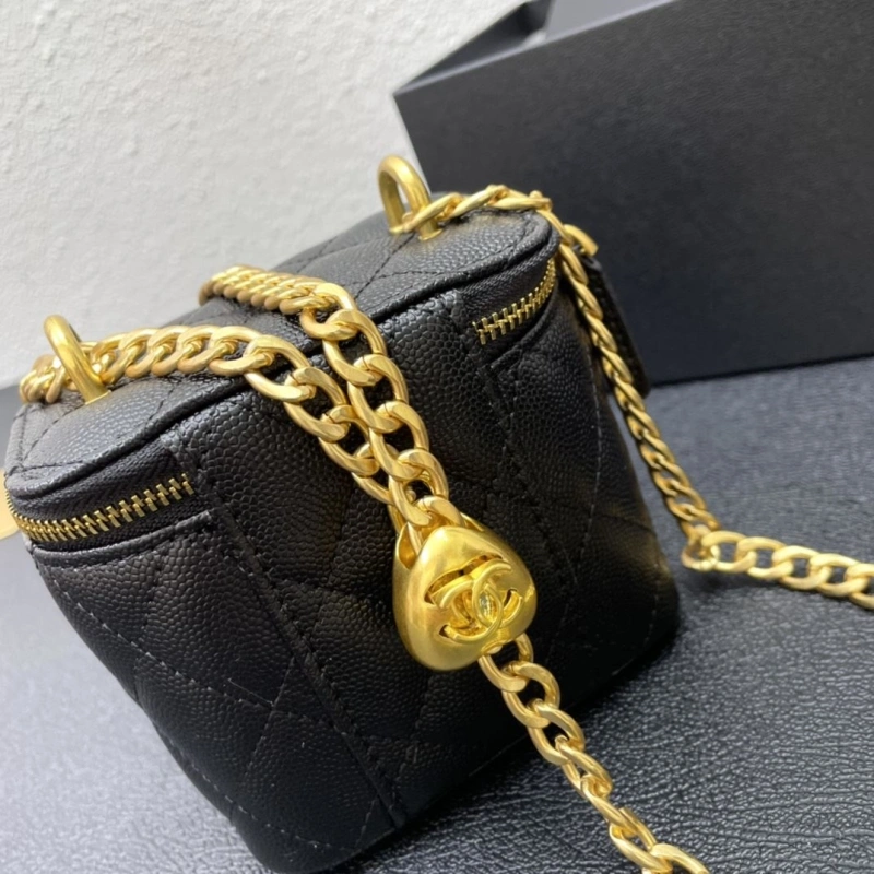 Chanel Cosmetic Bags 4224-1615