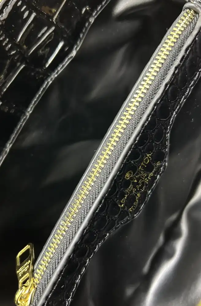 LV Capucines Bags 4224-1750