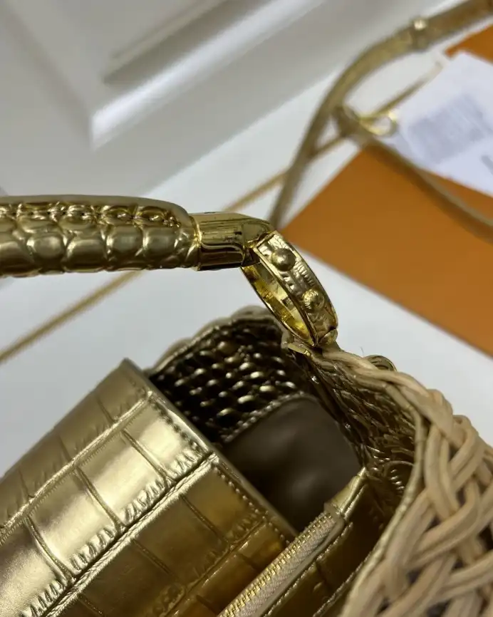 LV Capucines Bags 4224-1751