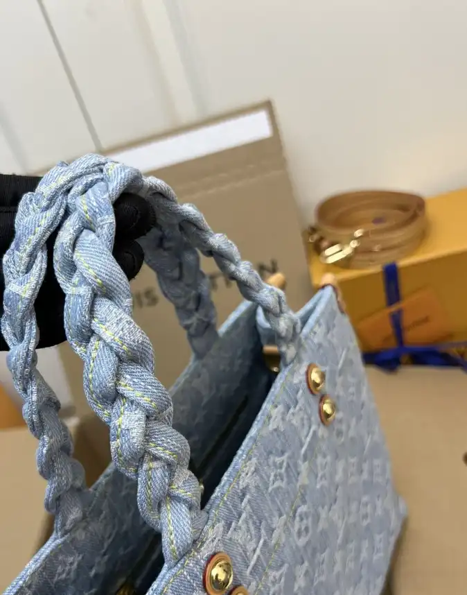 LV Shopping Bags 4224-2005