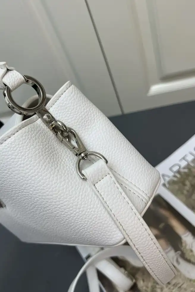 LV Capucines Bags 4224-2011