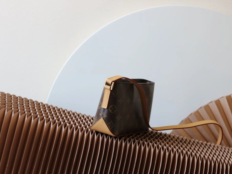 LV Satchel bags 4233A-0339