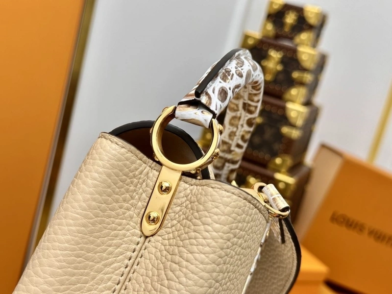 LV Capucines Bags 4233A-0356