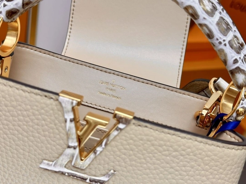 LV Capucines Bags 4233A-0356