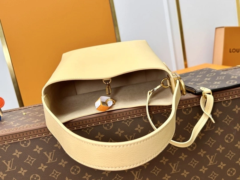 LV Shopping Bags 4233A-0361