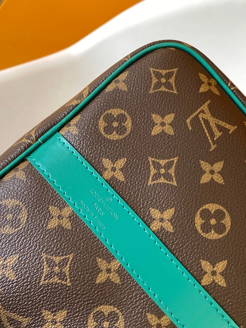 LV Travel Bags 4233A-0386