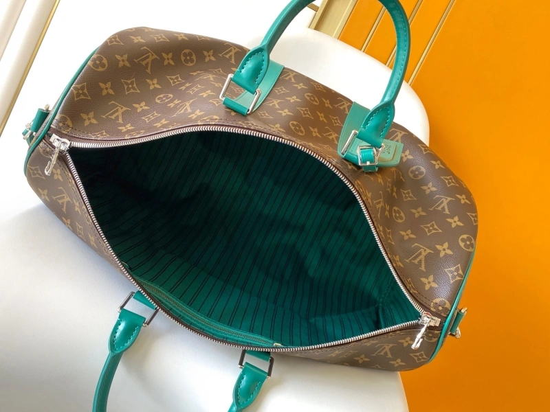LV Travel Bags 4233A-0386