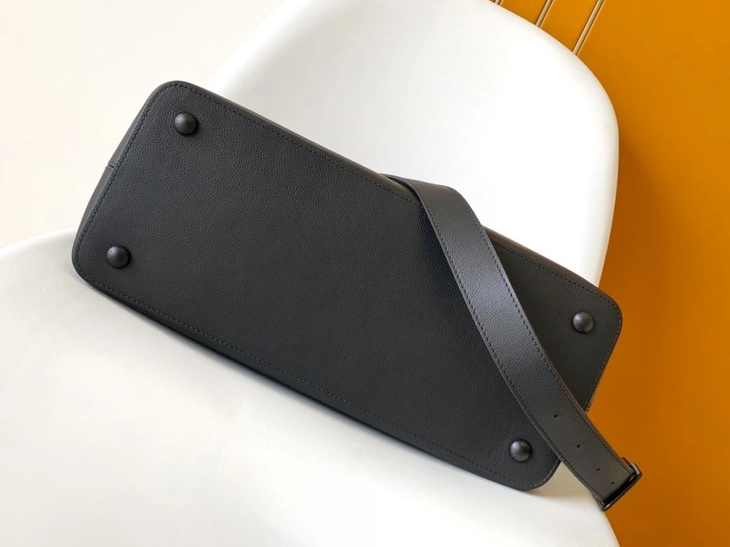 LV Capucines Bags 4233A-0833