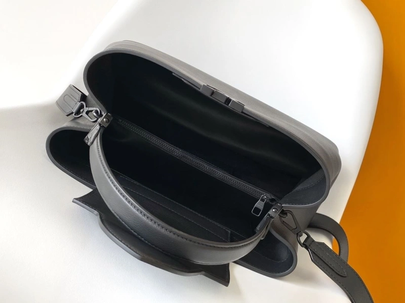 LV Capucines Bags 4233A-0833