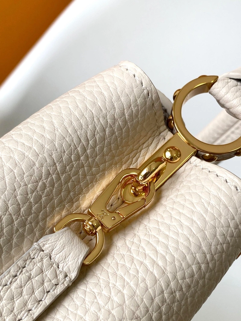 LV Capucines Bags 4233A-0843