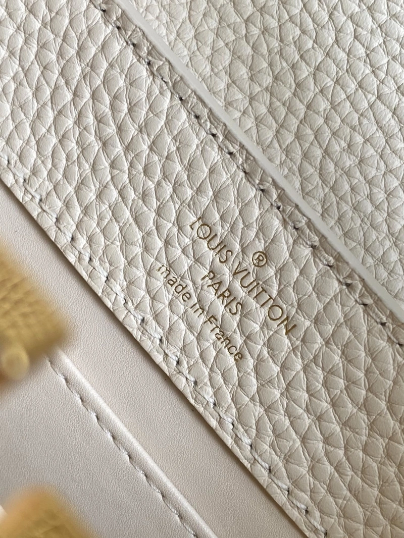 LV Capucines Bags 4233A-0843