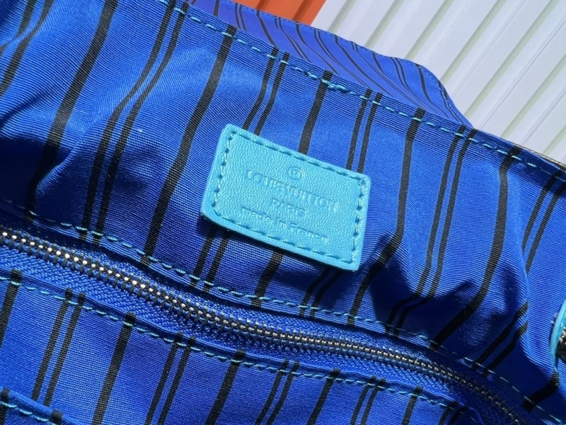 LV Backpacks 4233A-1112