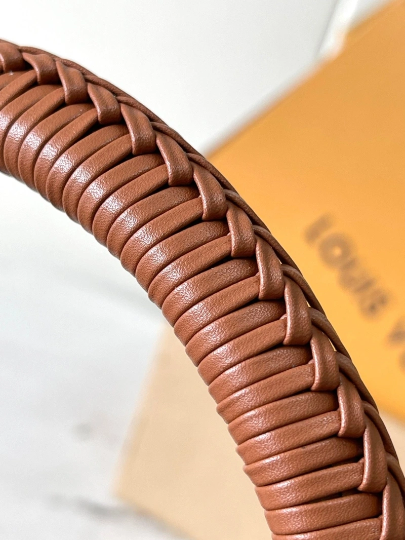 LV Capucines Bags 4233A-1173