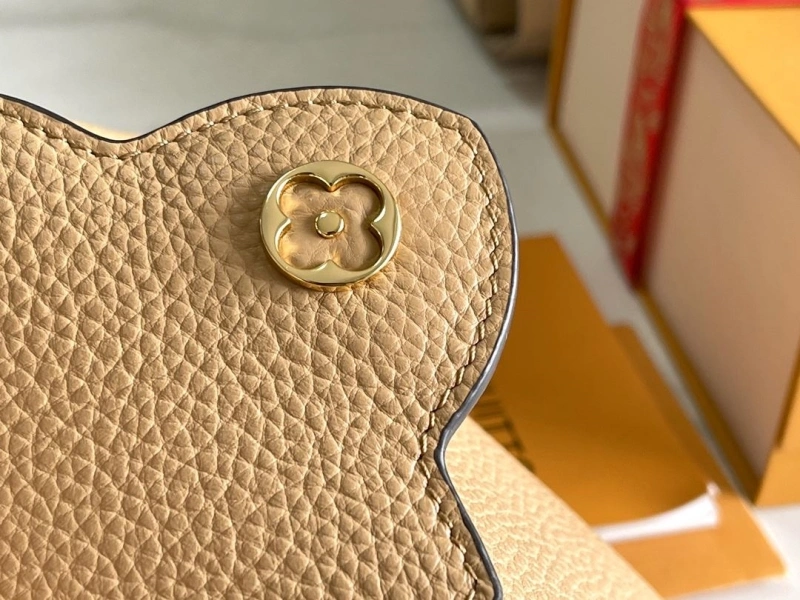LV Capucines Bags 4233A-1230