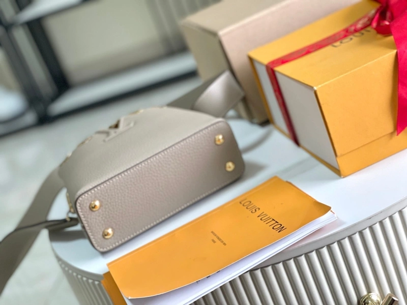 LV Capucines Bags 4233A-1266